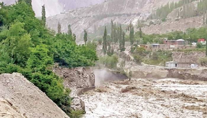 گلیشیئر پگھلنے سے ہنزہ کے ندی نالوں میں پانی کی سطح بلند