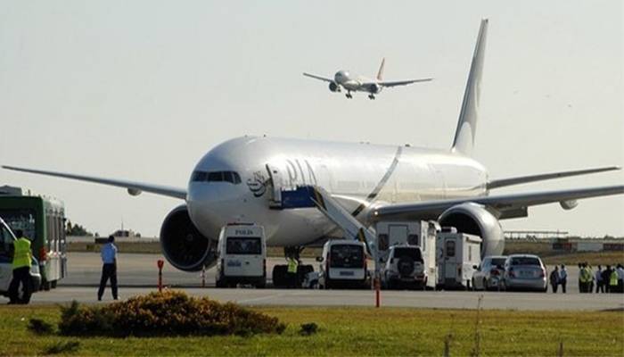 لاہور ایئرپورٹ پر لینڈنگ و ٹیک آف پر پابندی عائد ،سی اے اے