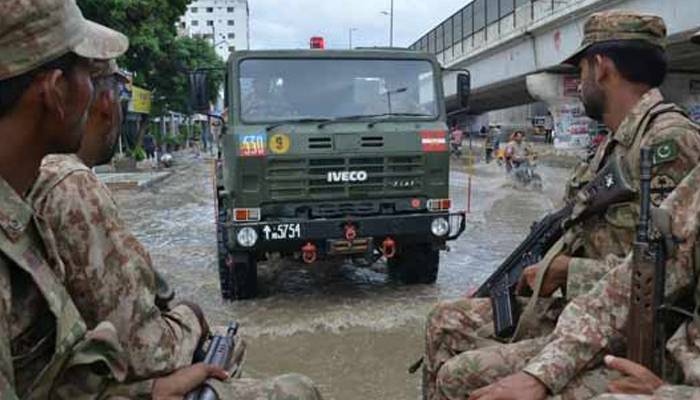 پاک فوج اورفضائیہ کی ملک بھر میں سیلاب سے متاثرہ علاقوں میں امدادی سرگرمیاں جاری