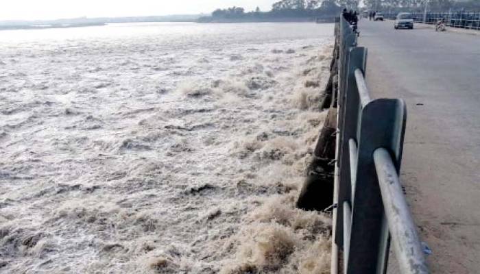 flood in chenab