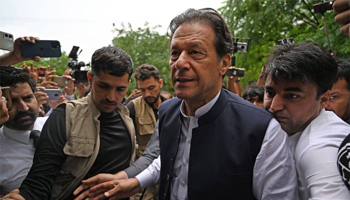 عمران خان کا سیلاب سے متاثرہ علاقوں کے دوروں کا فیصلہ