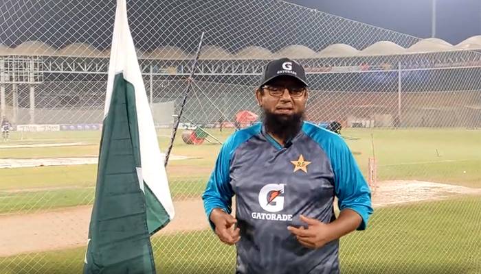 saqlain mushtaq injured