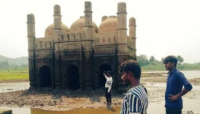 noori mosque in noida bihar