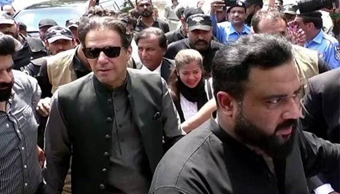 عمران خان کا ہیلی کاپٹر فنی خرابی کا شکار ، ہنگامی لینڈنگ