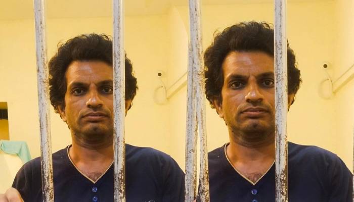 The accused who blackmailed by showing objectionable pictures was arrested