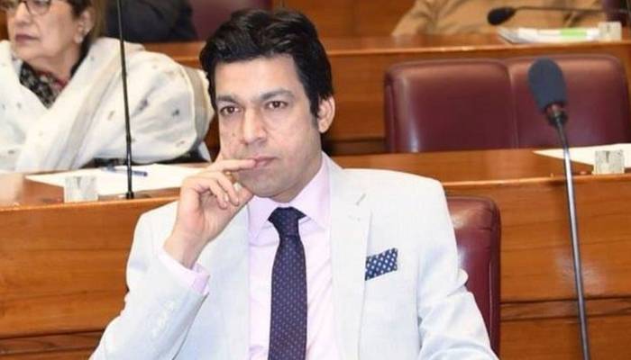 معظم گوندل کو عمران خان کے کنٹینر پر موجود اہلکار کی گولی لگی، فیصل واوڈا