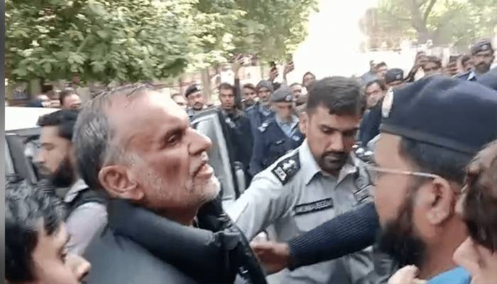  ایف آئی اے نے اعظم سواتی کو جوڈیشل پر جیل بھیجنے کی استدعا کردی 