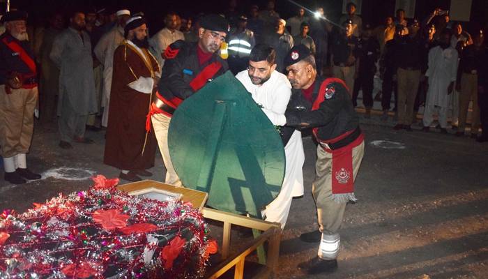 نوشہرہ: دہشتگردوں کے حملے میں شہید پولیس اہلکاروں کی نماز جنازہ ادا