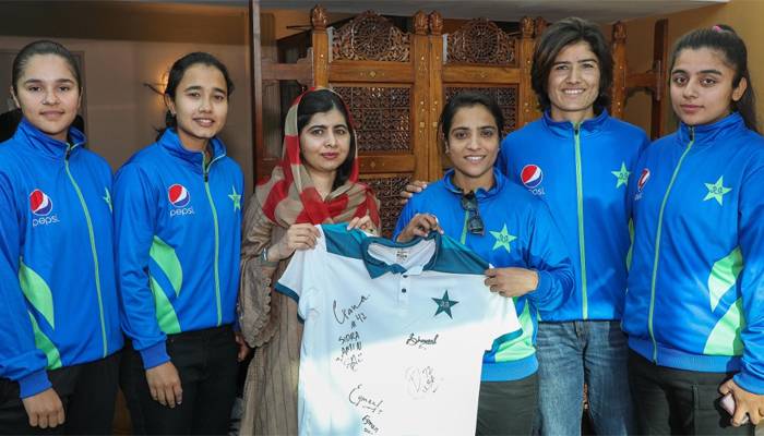 pakistan women cricket team meetup with malala yousefzai 