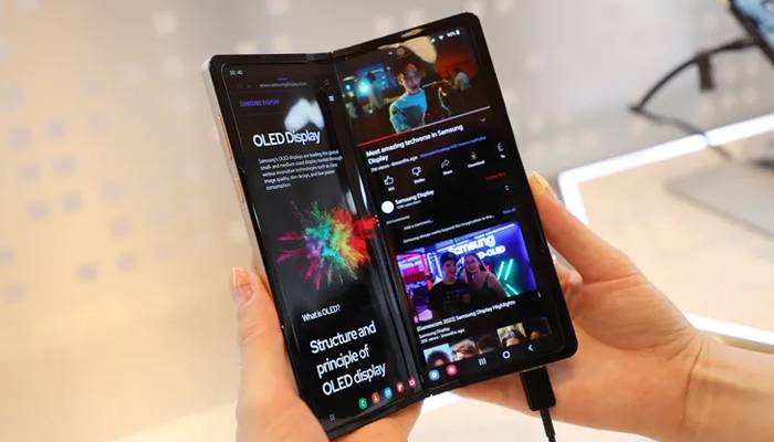 SAMSUNG new foldable mobile phone