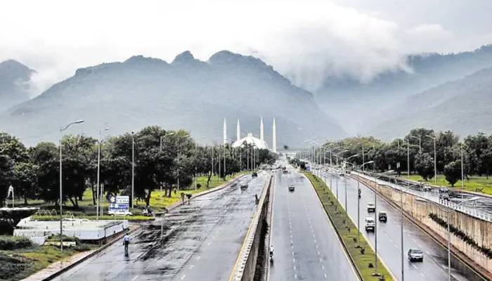 اسلام آباد:ہلکی بارش سےسردی میں اضافہ، پہاڑوں پر برفباری کی پیشگوئی