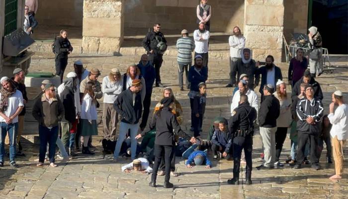 JEWS IN AQSA MOSQUE