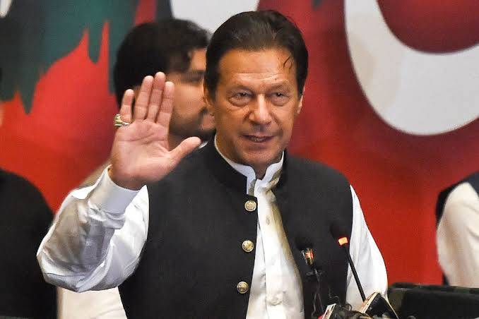 عمران خان نے تحریک انصاف کی کورکمیٹی کا اہم اجلاس طلب کرلیا