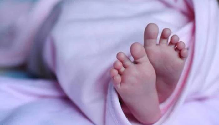 بھارت:سنگدل ماں نے نومولود بیٹی کو زندہ دفن کر دیا