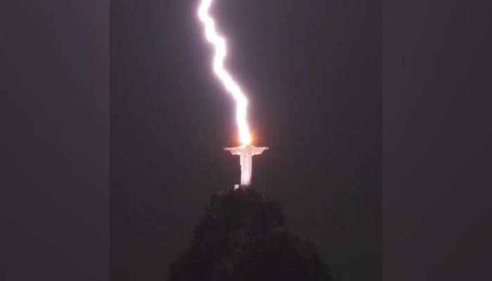 the redeemer struck by lightning