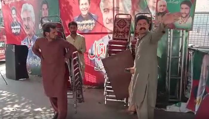 لاہور انتظامیہ کی زمان پارک کے باہر لگے کیمپ فوری ہٹانے کی ہدایت