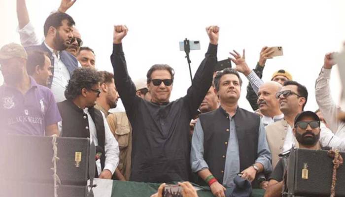 عمران خان سڑکوں پر آنے کو تیار ، ڈاکٹرز نے گرین سگنل دے دیا