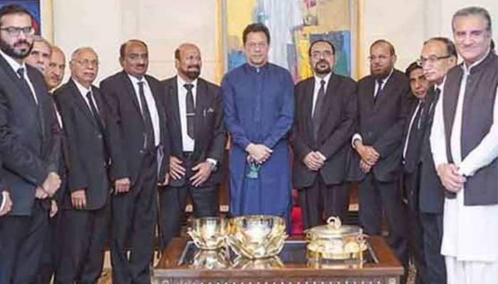 عمران خان سے ریٹائرڈ سیشن ججز کے وفد کی ملاقات