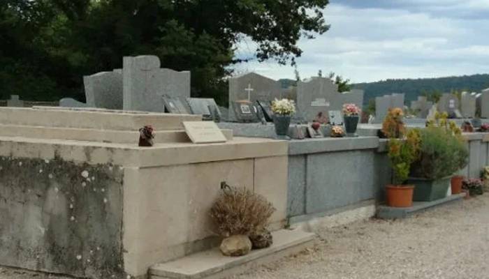 خاتون کو 10 گھنٹے بعد قبر سے زندہ نکال لیا گیا