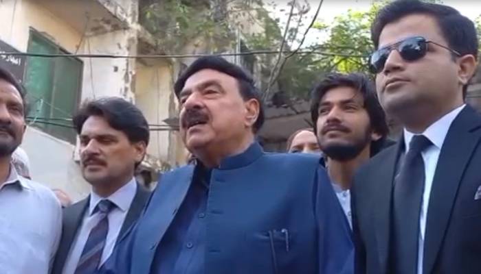 آصف زرداری چاہتے ہیں شہباز شریف نااہل ہو جائیں، شیخ رشید کادعویٰ