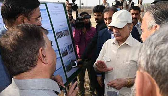 وزیراعظم کی زیرِ تعمیرلاہور برج منصوبے کوایک ماہ میں مکمل کرنے کی ہدایت