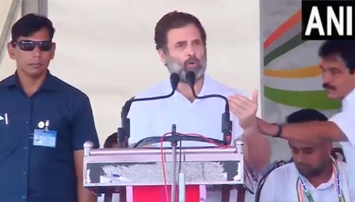 rahul gandhi stopped speech due to azan