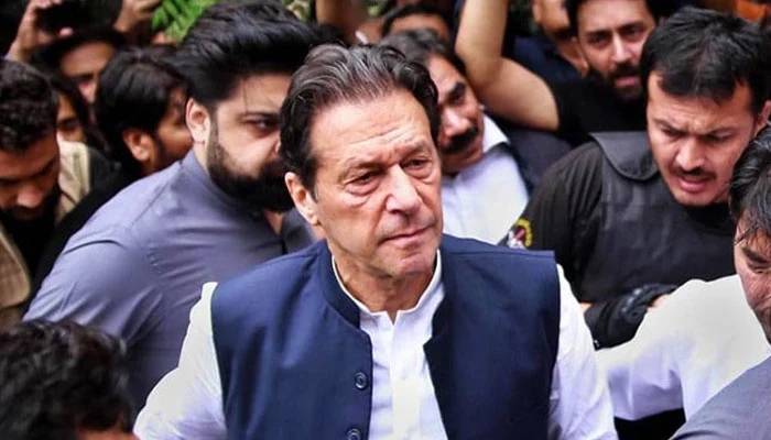 توشہ خانہ کیس:عمران خان پر فرد جرم عائدکرنےکا فیصلہ، 10 مئی کو عدالت طلب