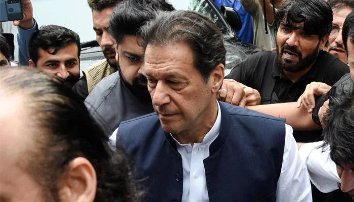 سیاسی منظرنامے میں نئی ہلچل: مائنس عمران خان فارمولا لاگو ہوگا!