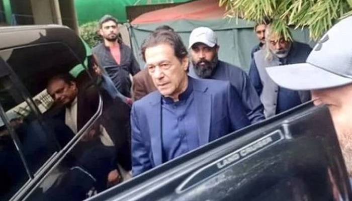 عمران خان پیشی کیلئےزمان پارک سےاسلام آبادکیلئے روانہ