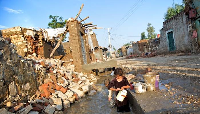 خیبر پختونخوا: موسلا دھار بارش، چھتیں دیواریں گرنے سے 16 افراد جاں بحق