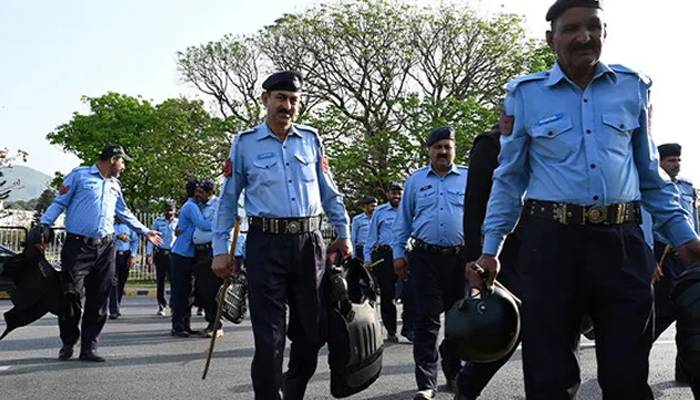 islamabad police crack down against pti