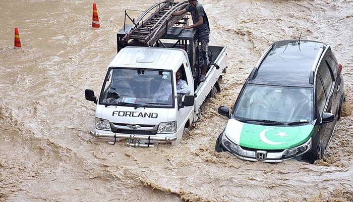  چیف سیکرٹری کا لاہور میں نکاسی آب کے انتظامات کا جائزہ لینے کیلئے دورہ