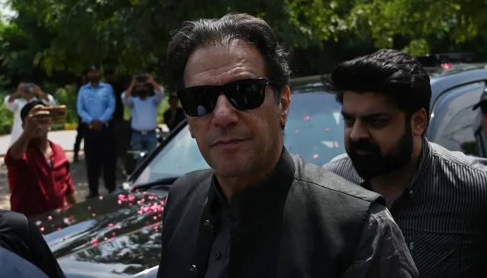 جے آئی ٹی سربراہ اور ممبران کو دھمکانے پر عمران خان کیخلاف رپٹ درج