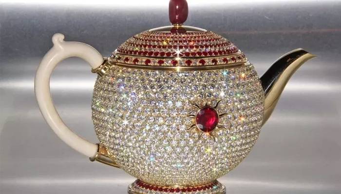 چائےکی ایک ایسی کیتلی جس کی قیمت 86کروڑروپے ہے