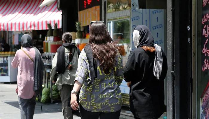 ایران میں حجاب سے متعلق نیا قانون منظور، خلاف ورزی پر خواتین کوکتنی سزا ہوگی؟