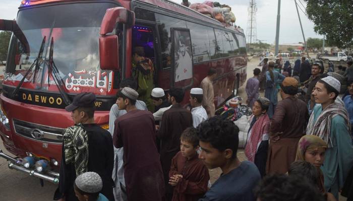 پاکستان سے انخلاء: افغانیوں کی جان کو خطرات، محفوظ آبادکاری چاہتے ہیں، امریکا