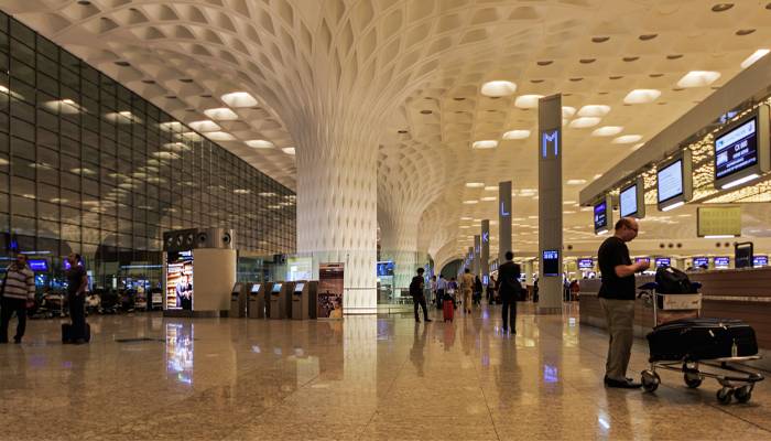 mumbai airport threat