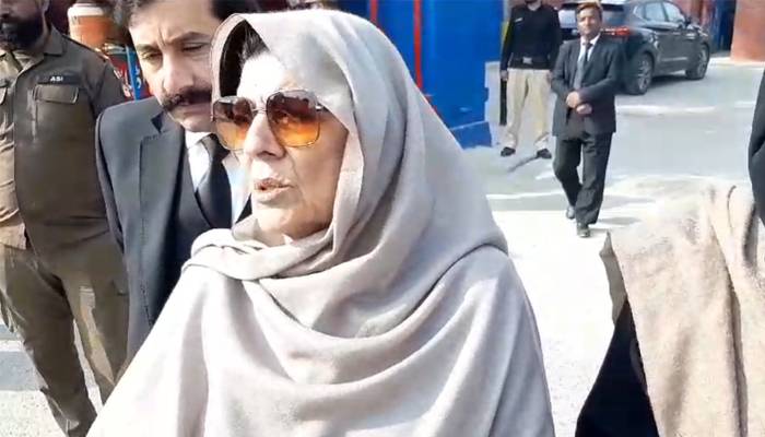 سائفر کیس: عمران خان کی بہنوں کو جیل میں جانے سے روک دیا گیا