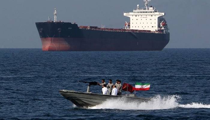ایران نے امریکی تیل بردار جہاز کو تحویل میں لےلیا