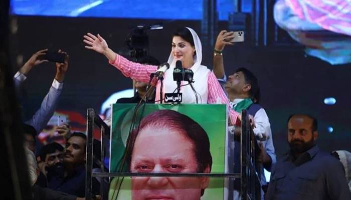 مریم نواز خانیوال جلسہ کیلئے روانہ، نوازشریف کی رخصت کرنے کی تصویر وائرل