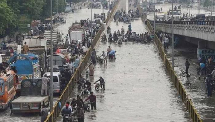 Weather turns chilly as parts of Karachi receive heavy rain