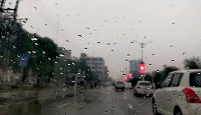 لاہورکےمختلف علاقوں میں بارش،موسم خوشگوارہوگیا