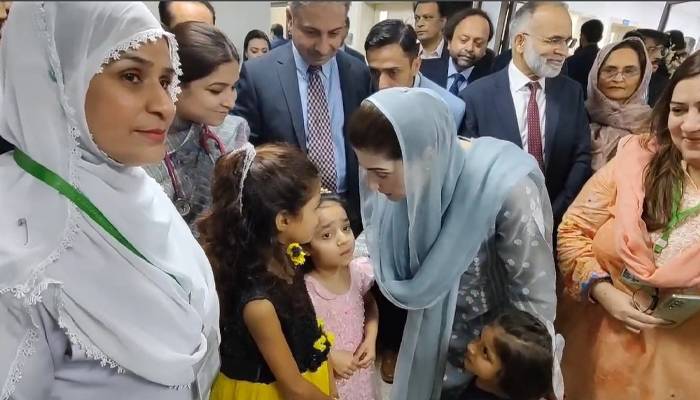 مریم نواز کا چلڈرن ہسپتال میں نیا آئی سی یو یونٹ بنا نے کا اعلان