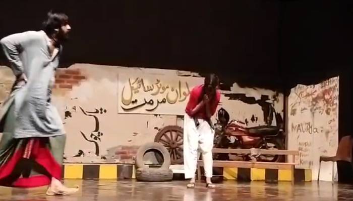 لیبرڈے پر الحمرا میں  ڈرامہ ”اوئے چھوٹے“ پیش