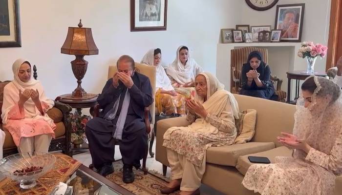 نوازشریف،مریم نوازکی سائرہ افضل تارڑکی رہائشگاہ آمد،والدکےانتقال پرتعزیت کی