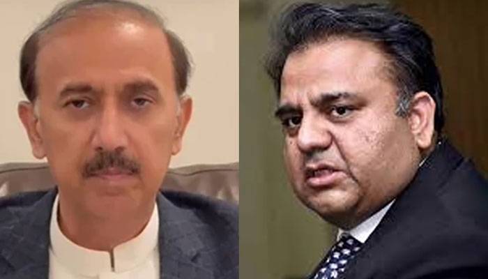 اڈیالہ جیل کے باہر فواد چوہدری نے شعیب شاہین کا تھپڑمار دیا